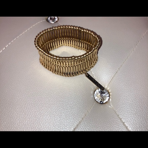 NEW BCBGeneration Gold Stretch Charm Fashion Bracelet O/S - Picture 4 of 8